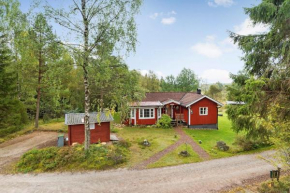 Idyllisch gelegenes ebenerdiges Ferienhaus mit Terrasse und Wintergarten mit traumhaften Blick in die Weite der Umgebung, Svenljunga